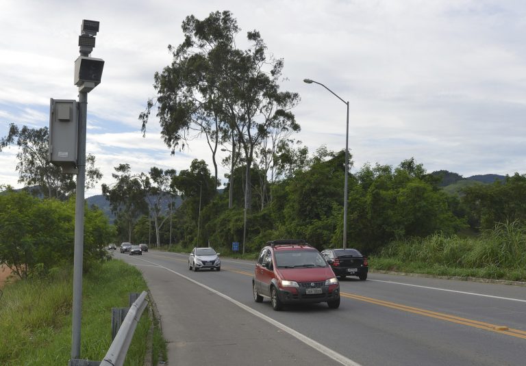 Imagem Conselho Nacional de Trânsito proíbe radares escondidos nas vias do País