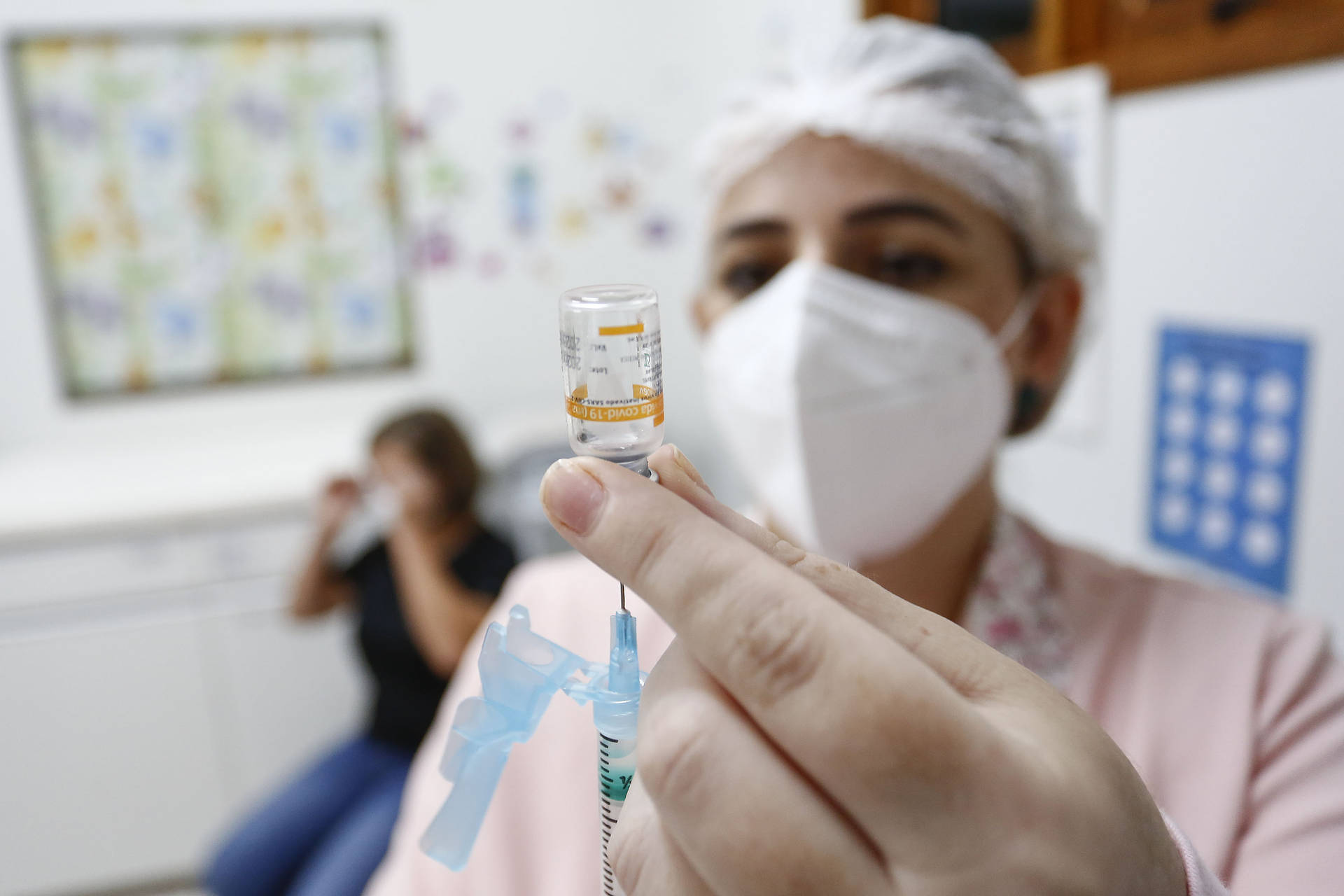 Imagem Imunização contra a Covid-19 alcança 99,9 mil paranaenses