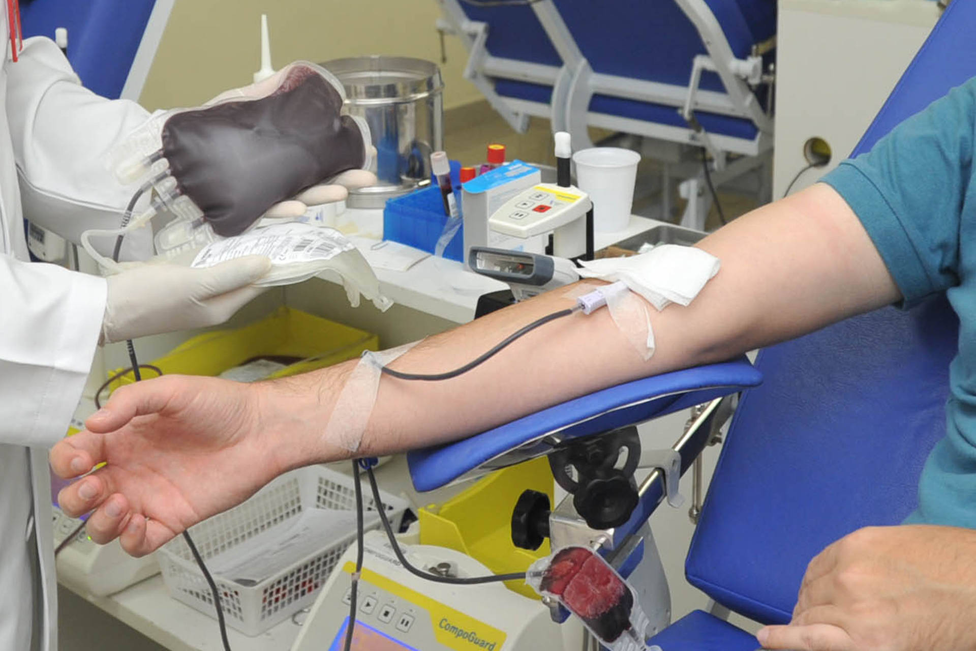 Imagem Com queda nas doações de sangue, Hemepar pede ajuda à população