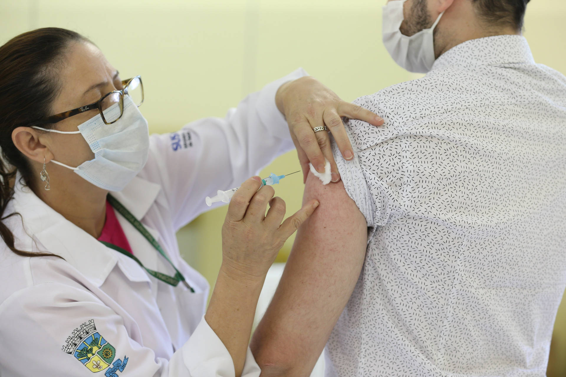 Imagem Paraná já aplicou primeira dose da vacina contra a Covid-19 em quase 50% do grupo prioritário