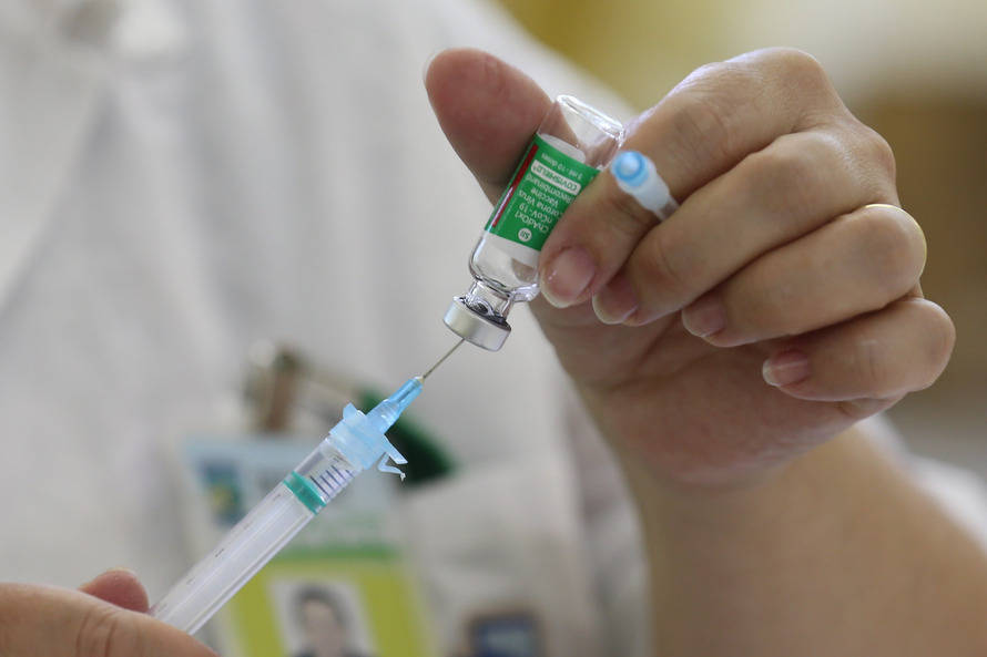 Imagem 18,6 mil vacinas contra a Covid-19 foram aplicadas no final de semana no Paraná