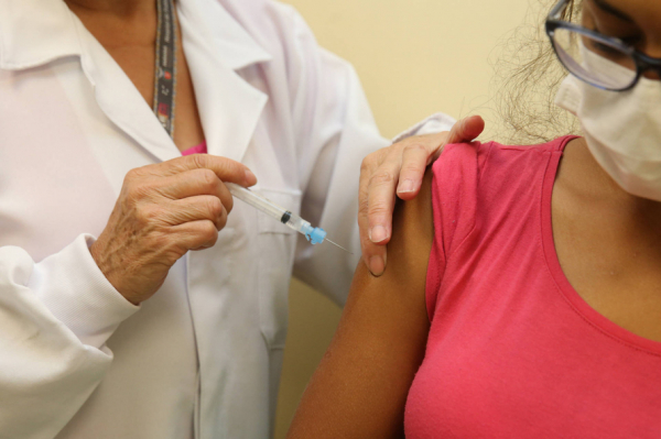 Imagem A uma semana do fim, vacinação contra a gripe atinge 44,7% do público prioritário no Paraná