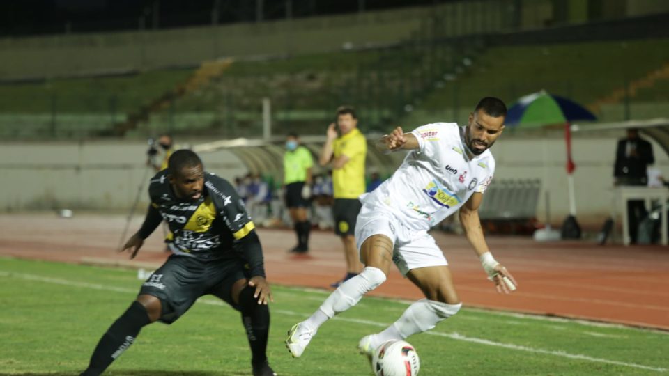 Imagem Cianorte e Cascavel ficam no empate sem gols em Maringá