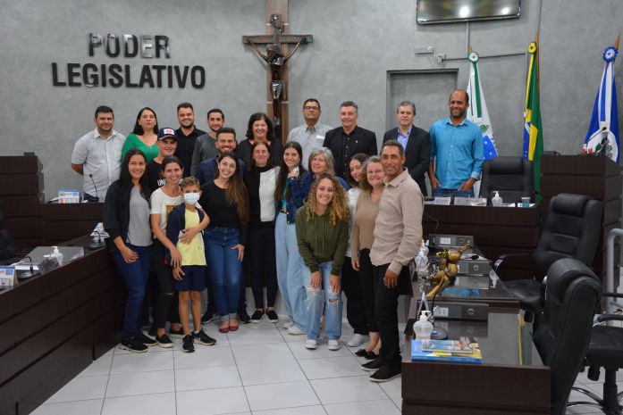 Imagem Família de Elias Moreira Ferreira acompanha sessão de votação na Câmara de Cianorte