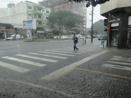 Imagem Grande frente fria traz chuva para o Paraná no fim de semana