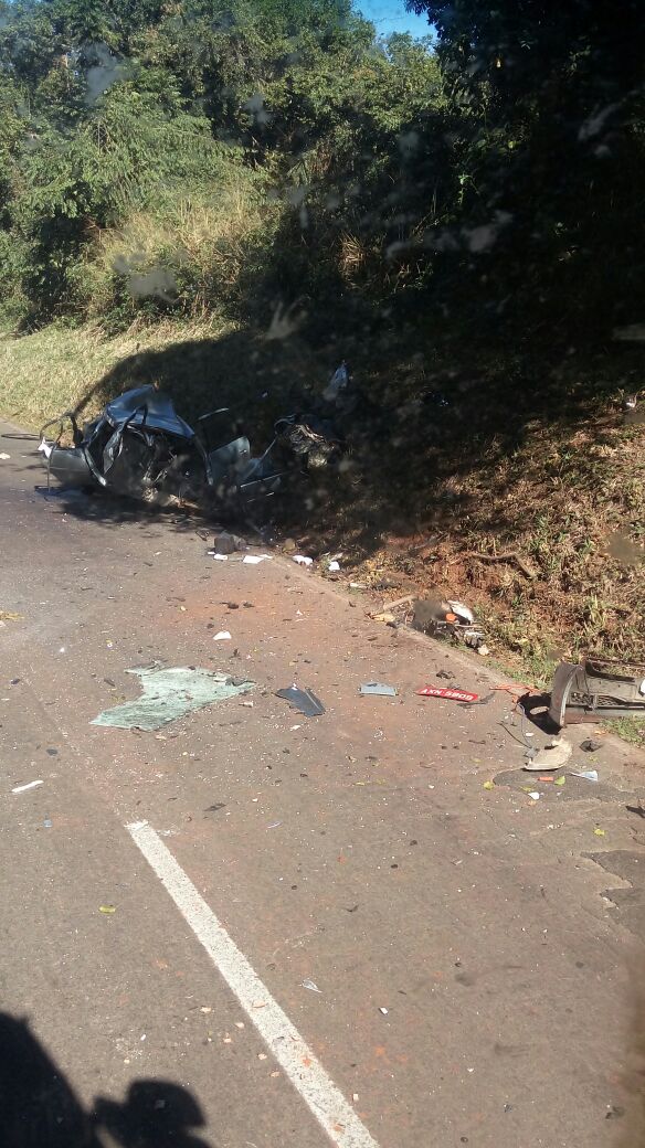 Imagem Acidente entre carro e caminhão deixa dois mortos na PR 323