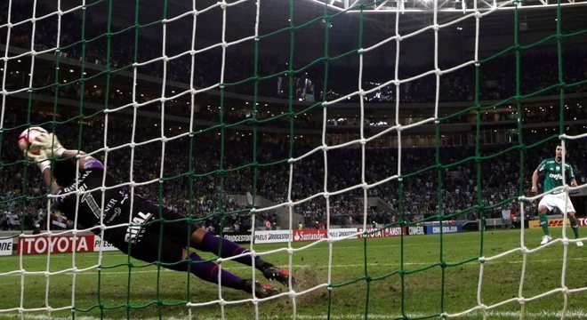 Imagem Palmeiras perde nos pênaltis e é eliminado da Copa Libertadores