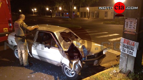 Imagem Senhor de 60 anos fica ferido após choque com poste na Vila Operária