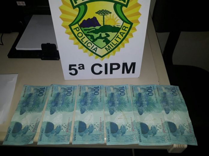 Imagem Cianorte: PM prende 2 suspeitos de repassar R$ 1 mil em notas falsas