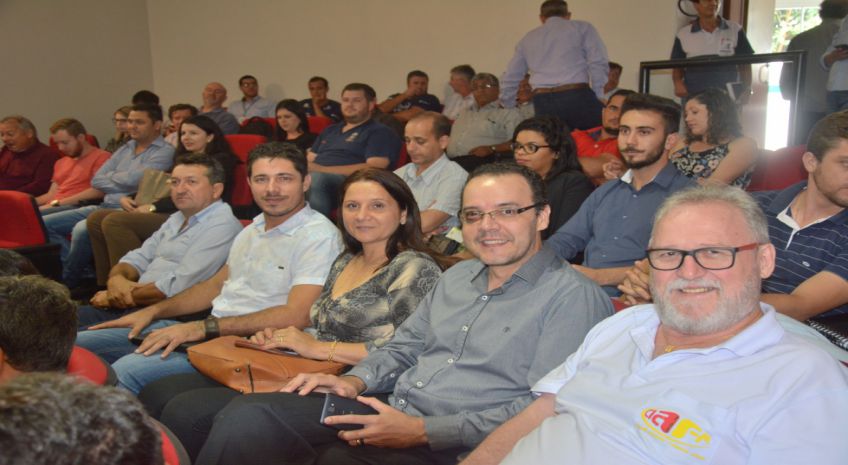 Imagem Vereadores de Cianorte participam de reunião do Ministério Público em Campo Mourão