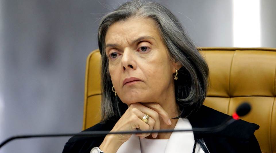 Imagem Cármen Lúcia diz que habeas corpus de Lula não depende da pauta do STF