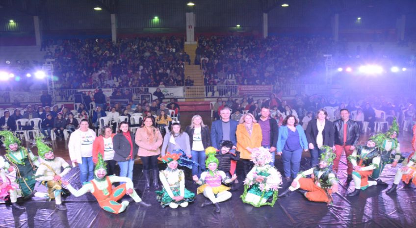 Imagem Vereadores prestigiam a abertura da 3ª edição da Festa Literária de Cianorte (Flicia)