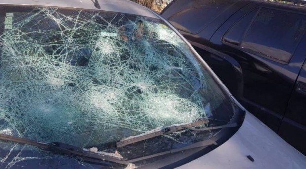 Imagem Travestis destroem carro após cliente se recusar a pagar programa