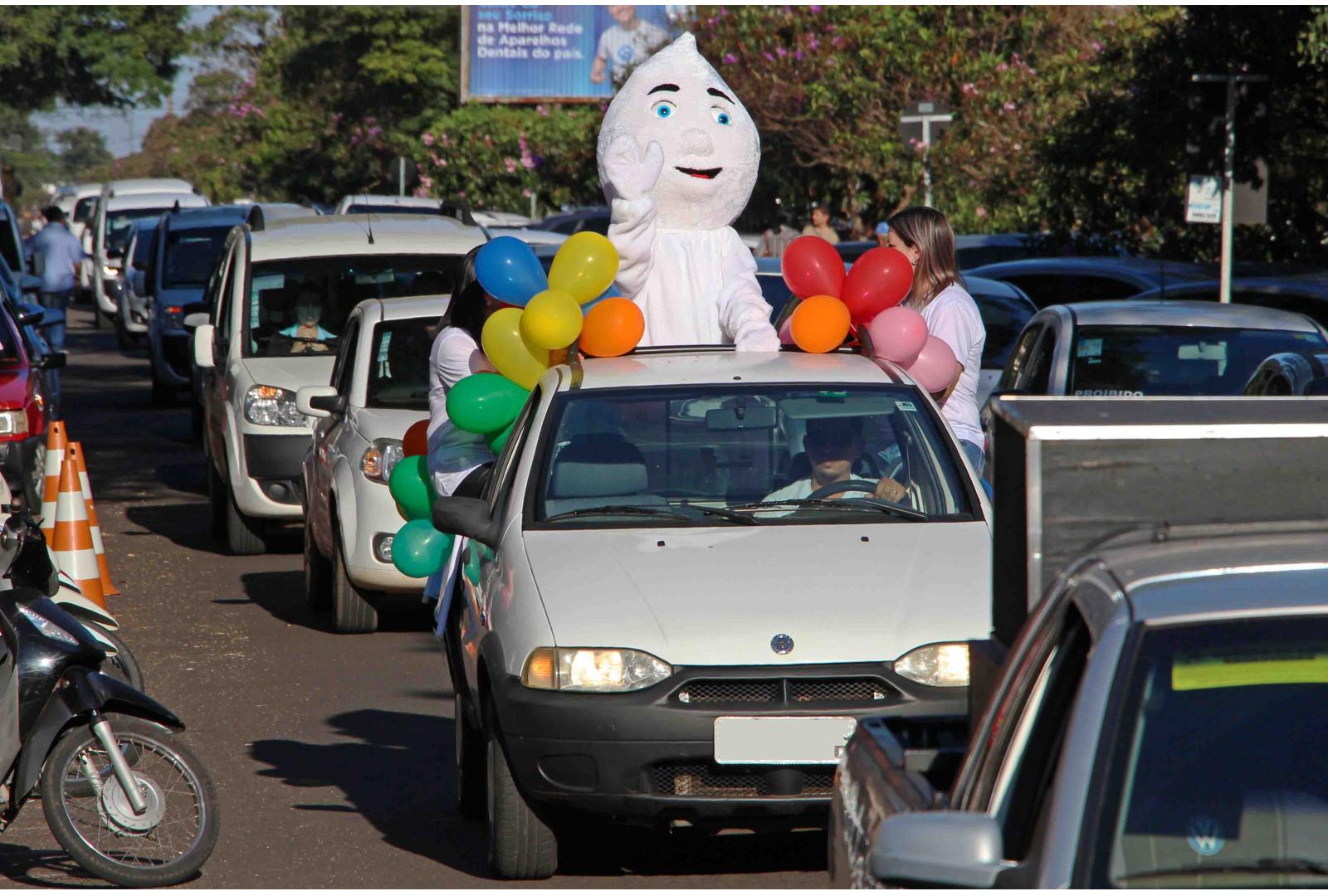 Imagem CARREATA REFORÇA CONVITE PARA O DIA D DE VACINAÇÃO CONTRA SARAMPO E POLIO