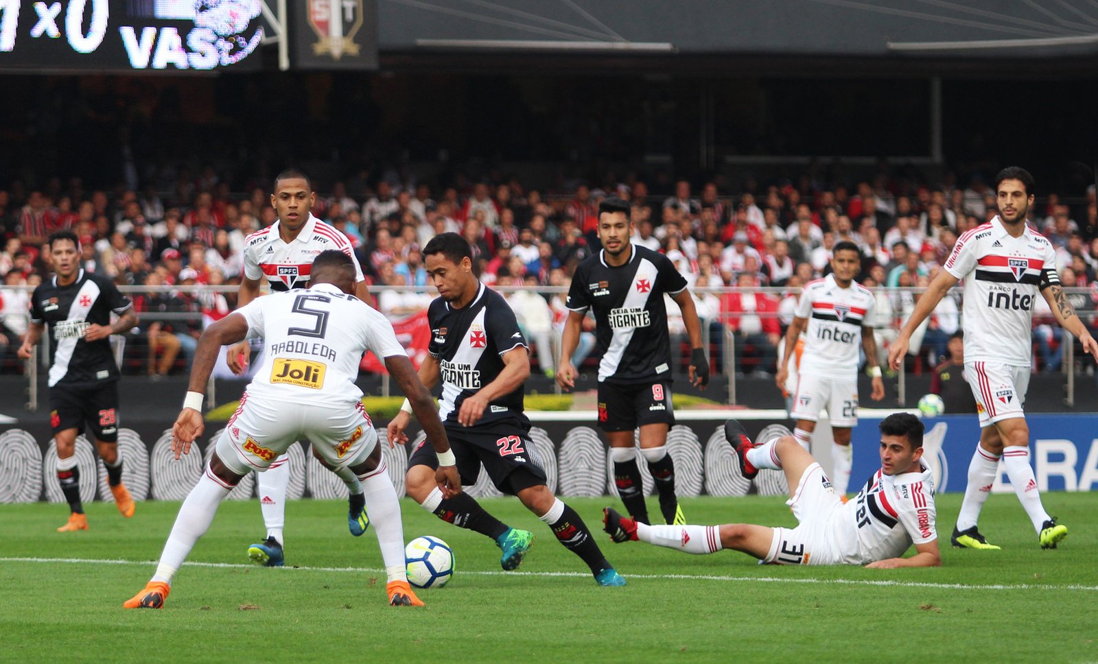 Imagem BRASILEIRÃO: São Paulo assume a liderança e Palmeiras empata na estreia de Felipão