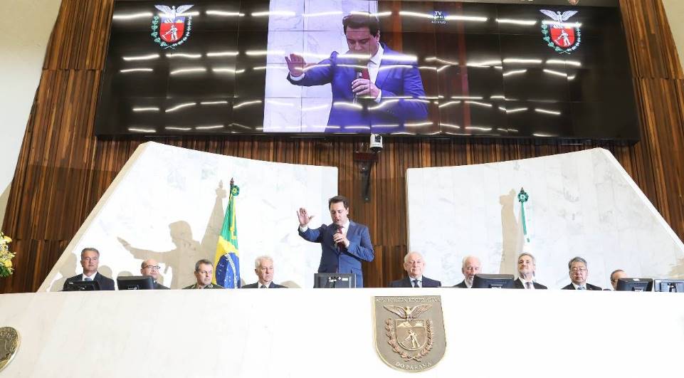 Imagem Ratinho Junior toma posse como governador do Paraná