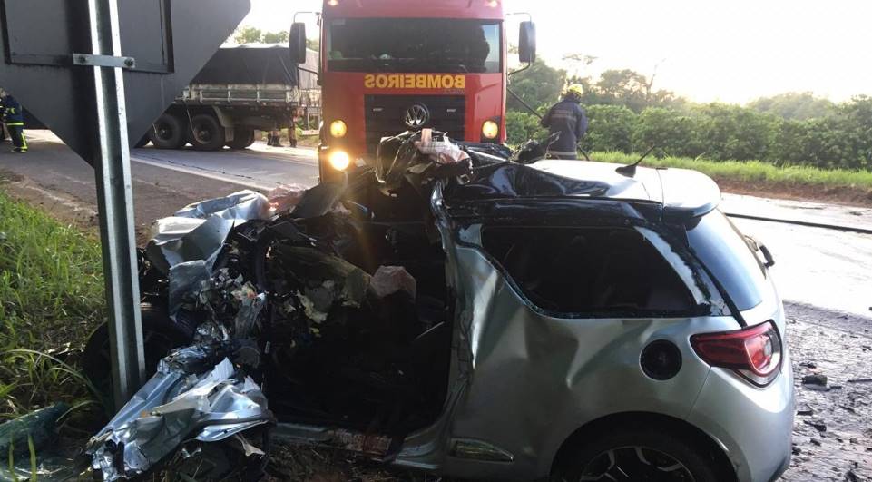 Imagem Acidente na PR-323 mata um motorista e deixa feridos