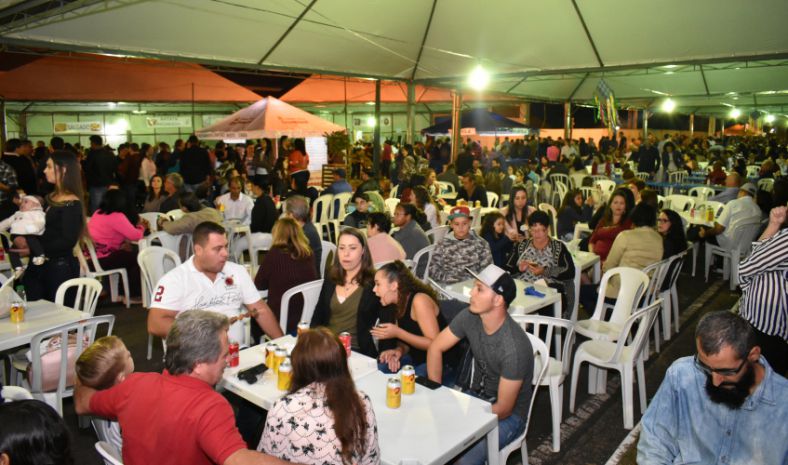 Imagem Vereadores prestigiam festa da Paróquia Santa Rita de Cássia