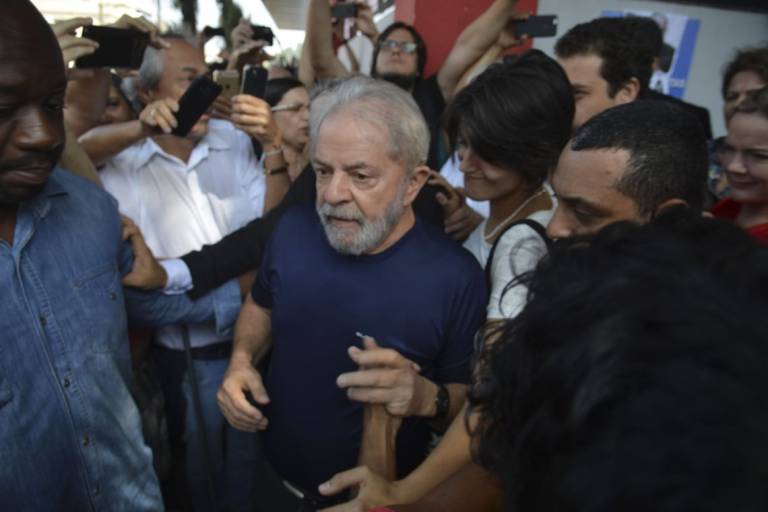 Imagem STF rejeita os dois pedidos de liberdade de Lula e mantém ex-presidente preso