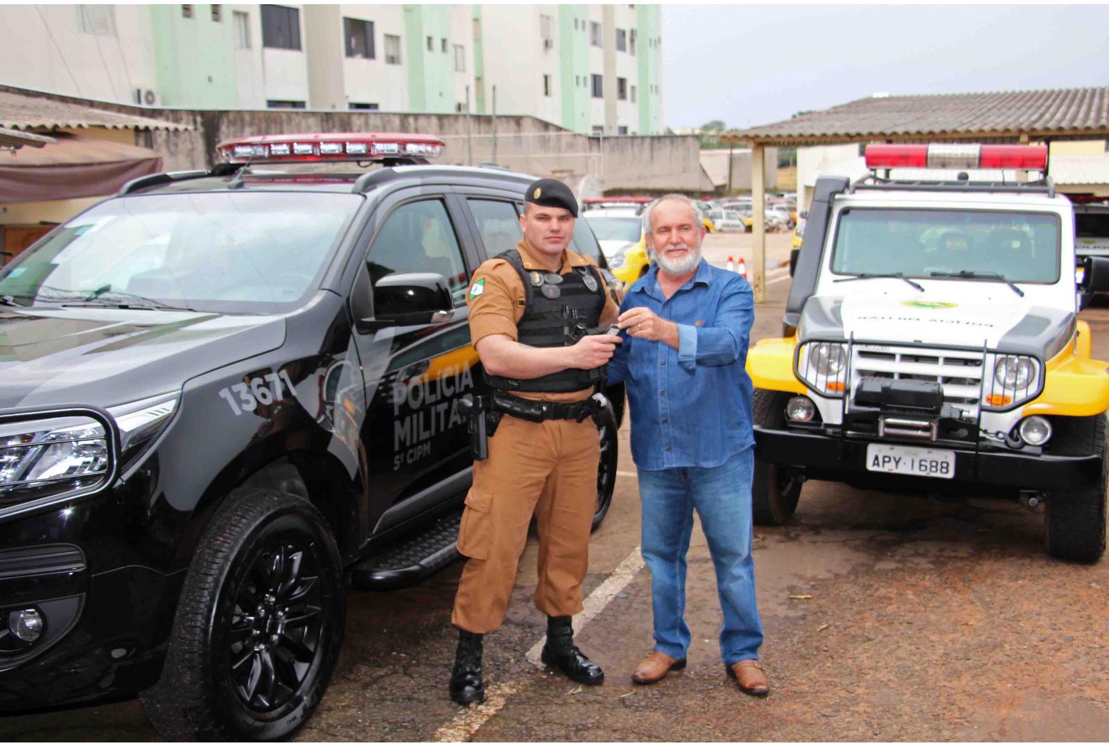 Imagem Solenidade marca entrega de três novas viaturas para a Polícia Militar