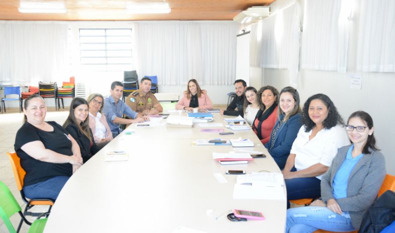 Imagem Vereador Sergio Mendes participa da reunião para implantação da patrulha Maria da Penha em Cianorte