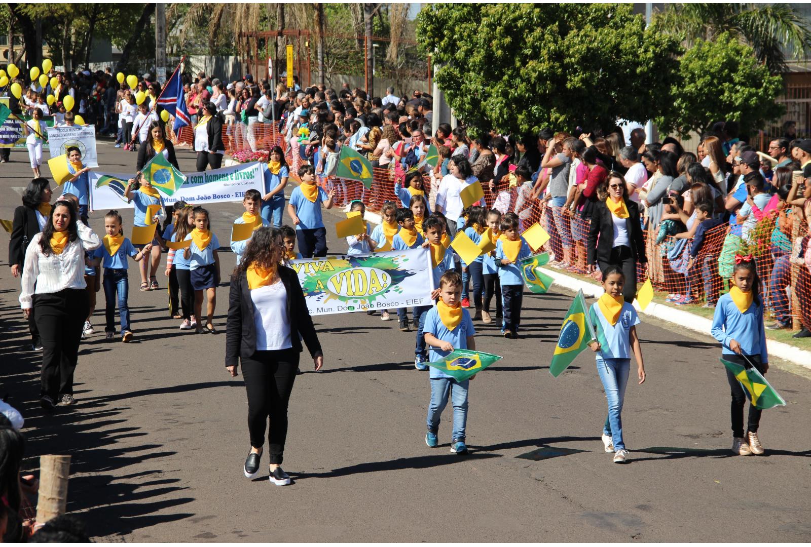 Imagem Em Cianorte, desfile cívico-militar celebra o Dia da Independência do Brasil