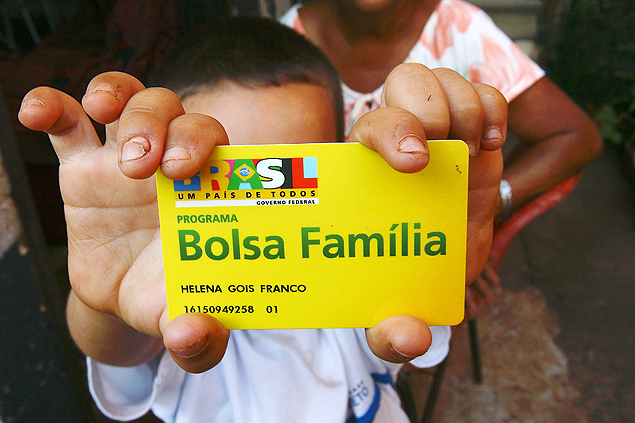 Imagem Bolsonaro anuncia 13° salário para beneficiários do Bolsa Família