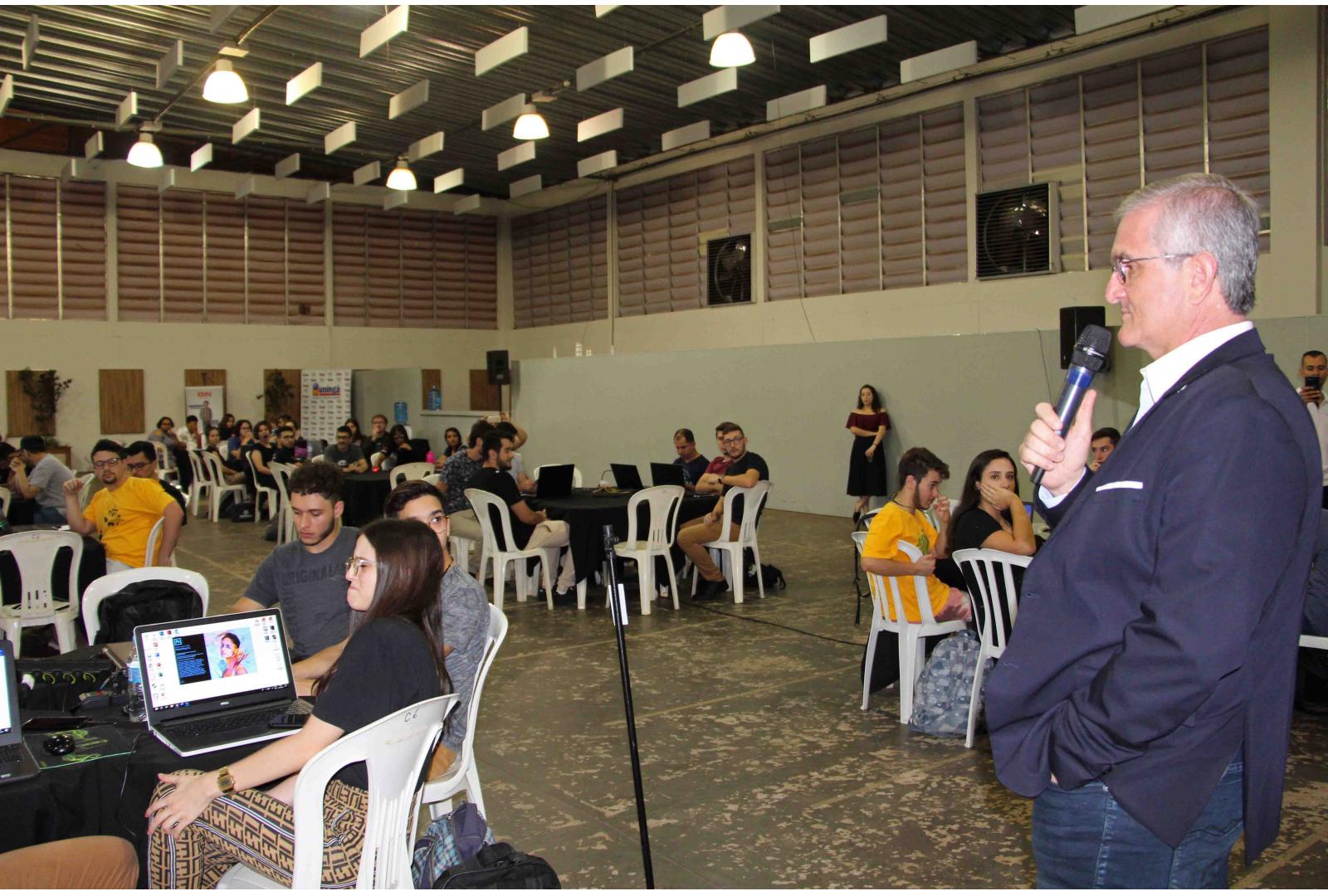 Imagem Com foco em gestão pública, 1º Hackathon reúne 60 competidores em Cianorte