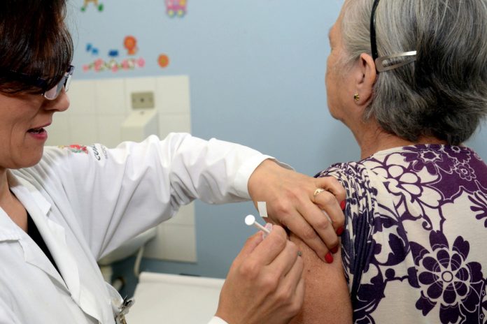 Imagem Altas temperaturas colocam em alerta para a gripe; 122 pessoas já morreram no Paraná