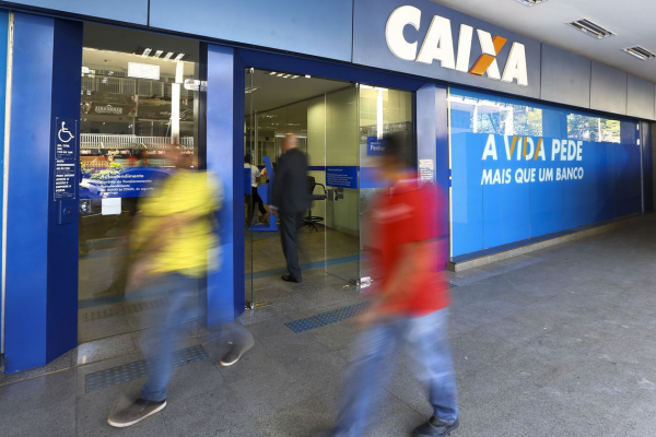 Imagem Caixa paga nesta quarta até R$ 500 do FGTS para parte dos correntistas