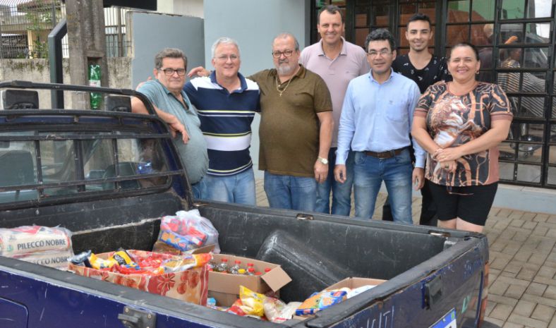 Imagem Acisep repassa 400 kg de alimentos aos Vicentinos de Cianorte