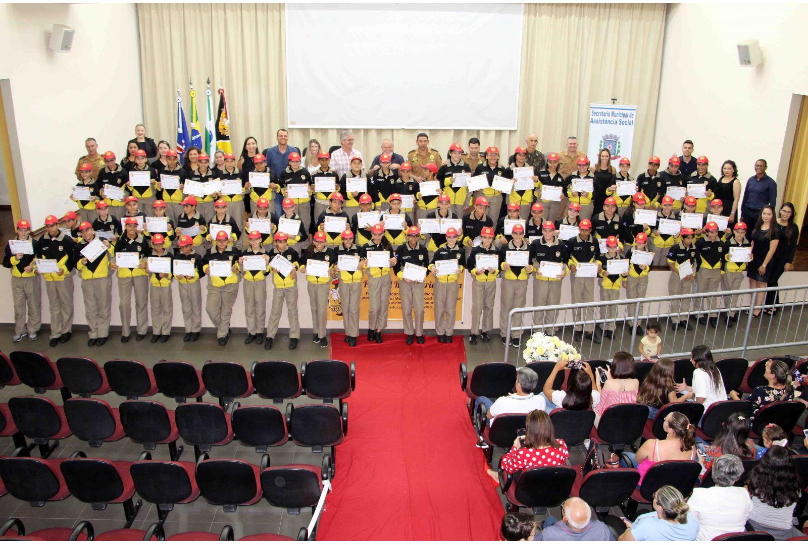 Imagem Projeto Policial Rodoviário Mirim forma 96 crianças e adolescentes