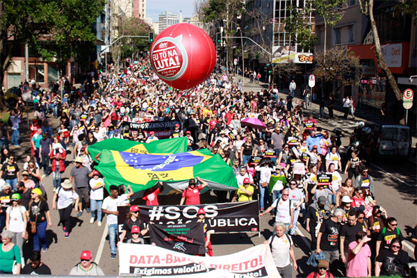 Imagem Professores estaduais entram em greve nesta 2ª feira; “Sem diálogo, não temos saída”