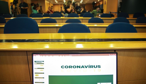 Imagem Secretaria de Saúde confirma terceiro óbito e 160 casos de coronavírus no Paraná