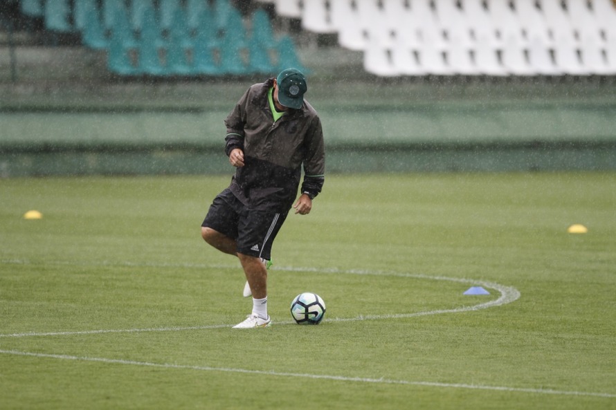 Imagem Saúde autoriza treinos físicos para clubes de futebol profissional