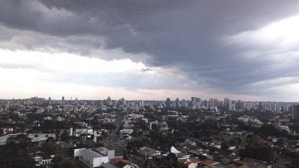 Imagem Previsão é de chuva e frio no Paraná. Alerta geada é ativado