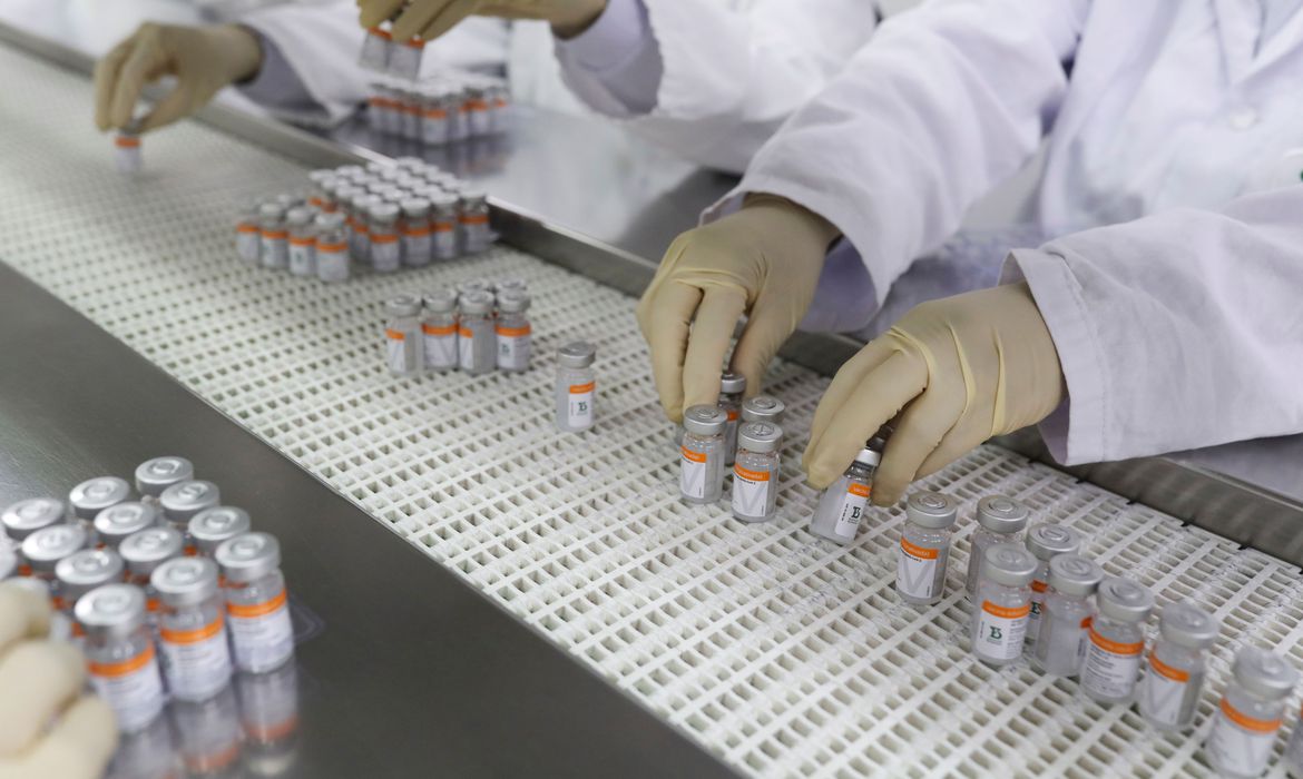 Imagem Butantan entrega mais 1 milhão de doses de vacinas contra covid-19