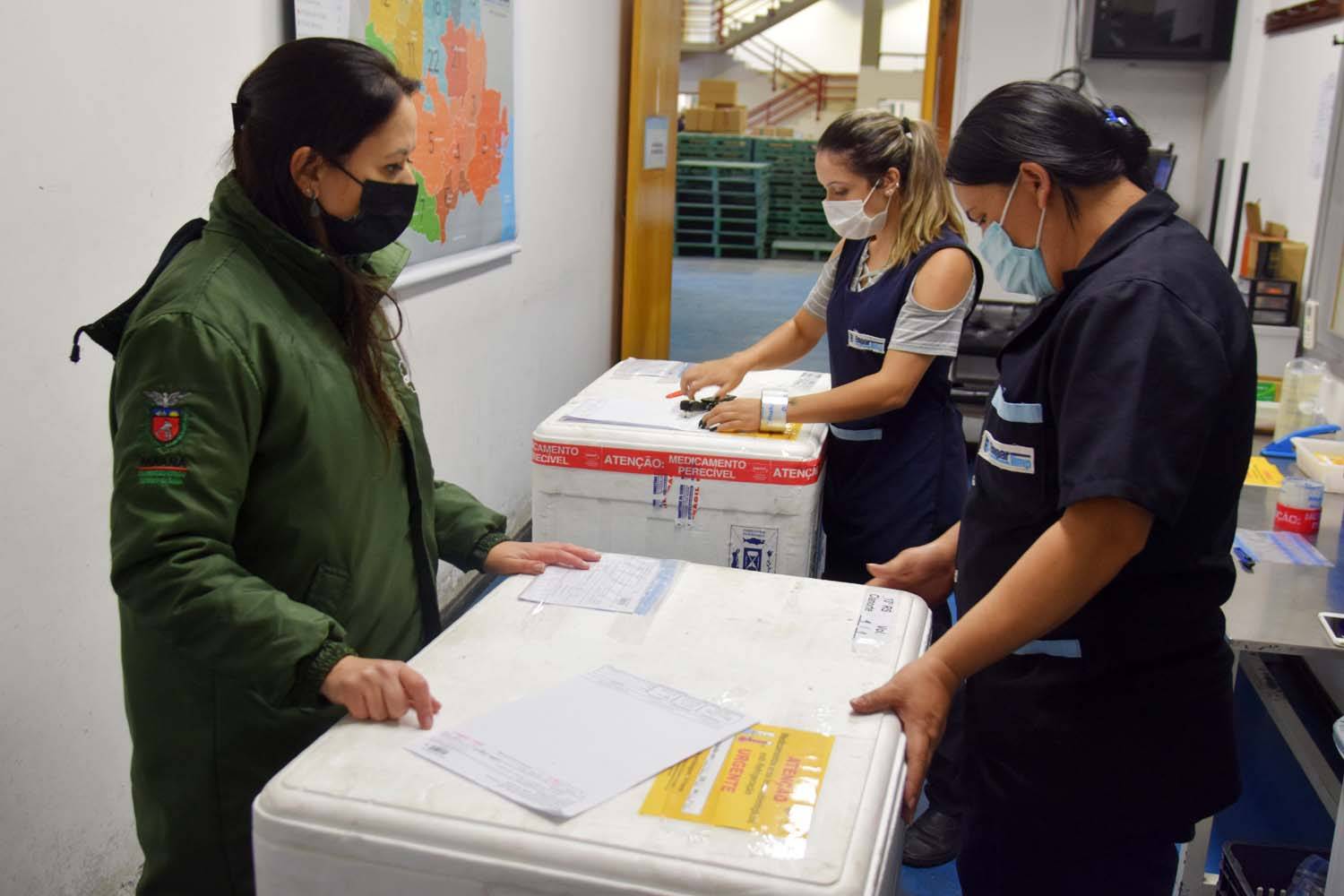Imagem Estado envia mais 671 mil doses de vacinas contra a Covid-19 aos municípios