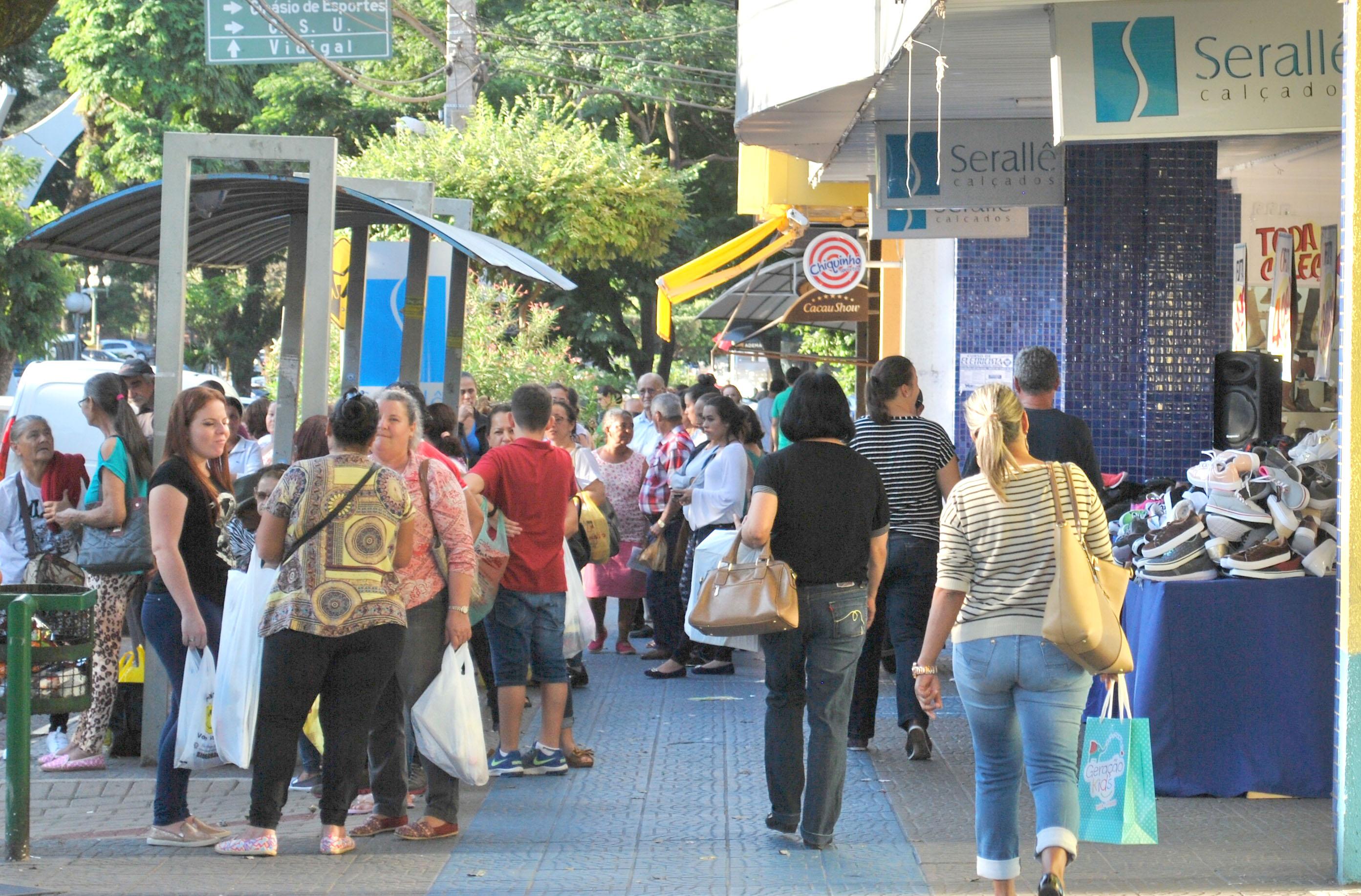 Imagem Vendas do comércio crescem 0,4% de setembro para outubro