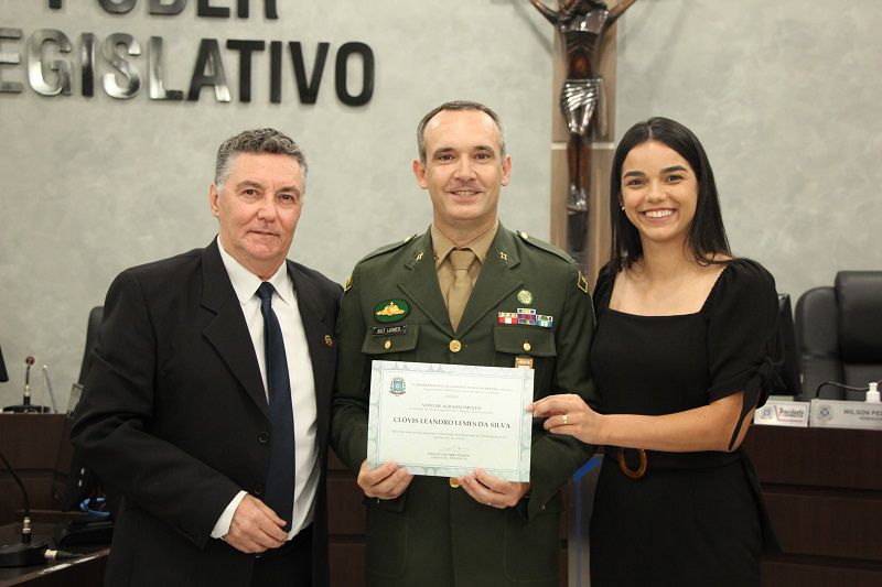 Imagem Legislativo de Cianorte fez a entrega do diploma “Duque de Caixas”