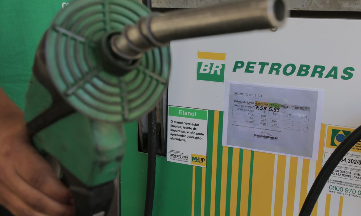 Imagem Petrobras reduz preços da gasolina e do diesel para as distribuidoras