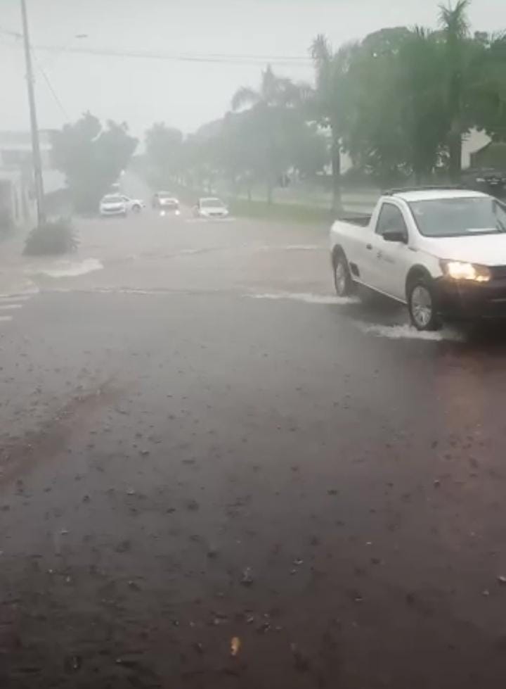 Imagem Chuva forte provoca pontos de alagamento em Cianorte