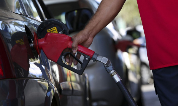 Imagem Litro da gasolina sobe 0,97% nas bombas do País em janeiro até dia 27, diz IPTL