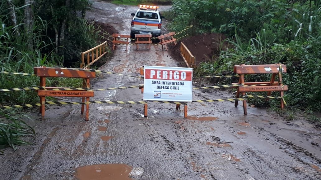 Imagem Defesa Civil alerta para bloqueio na ponte da Estrada Quilombo