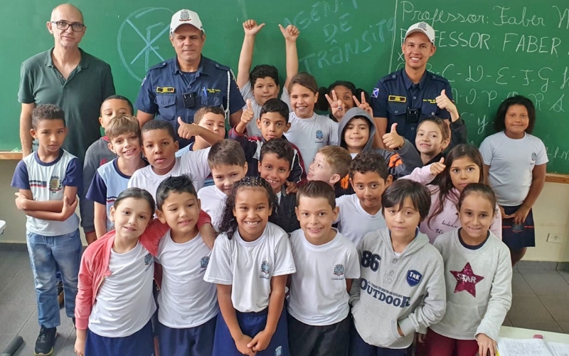 Imagem Diretran trabalha educação no trânsito em sala de aula