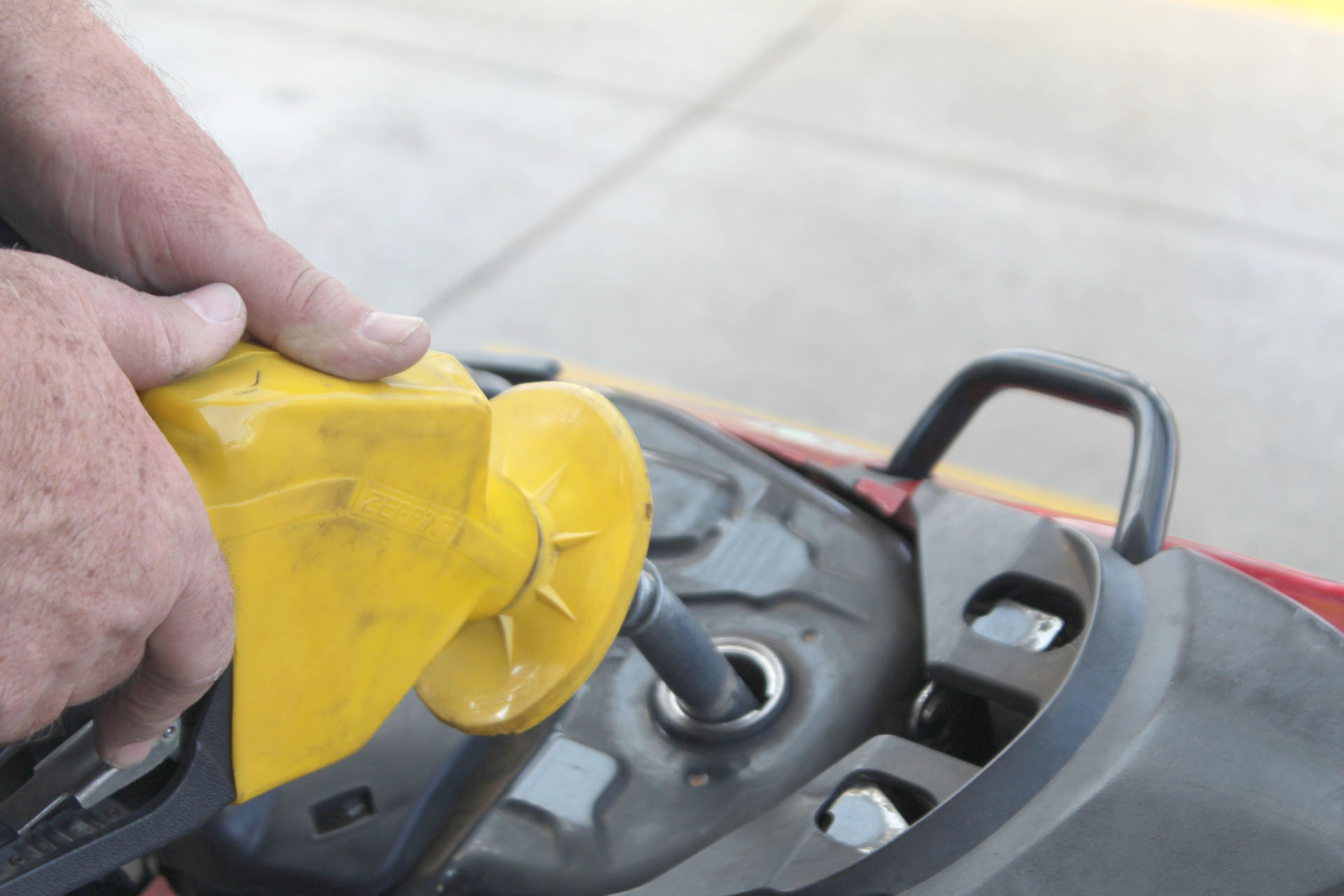 Imagem Após reajuste, gasolina fecha agosto 2,46% mais cara que no início do mês, aponta Ticket Log