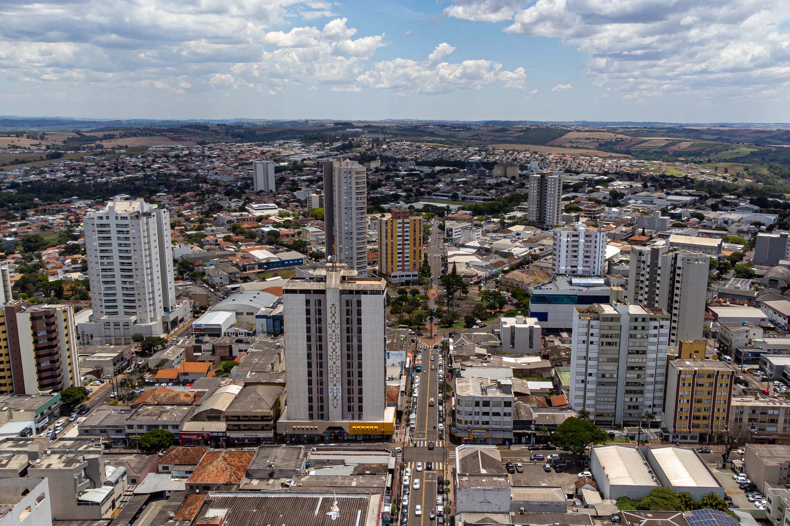 Imagem Por 12 meses consecutivos, abrir uma empresa no Paraná leva menos de um dia