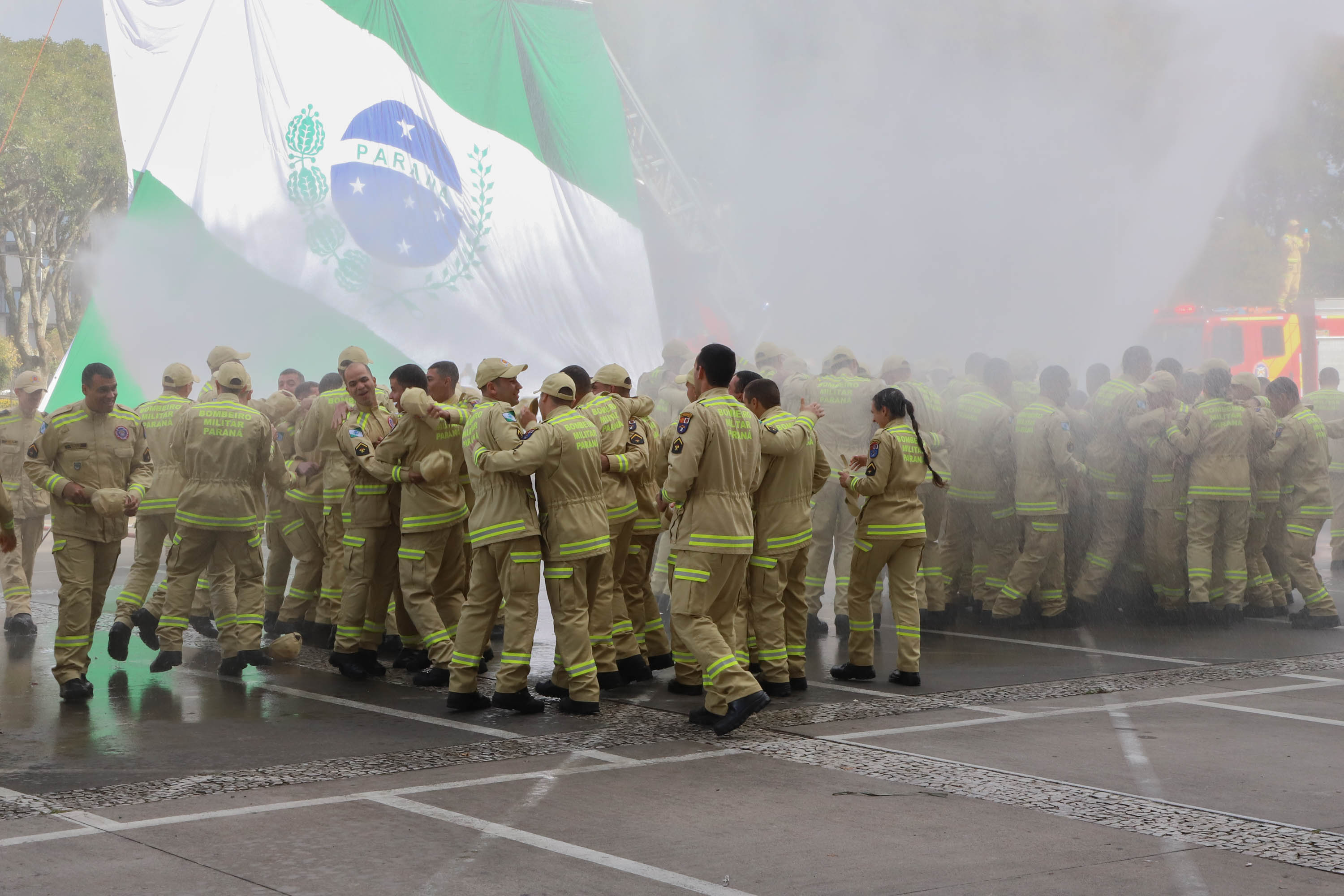 Imagem Maior contratação em dez anos: 419 bombeiros vão começar a atuar em todo o Paraná