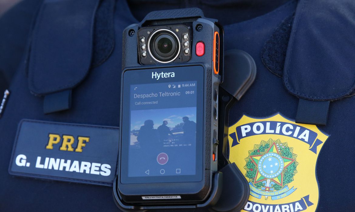 Imagem Policiais rodoviários federais usarão câmeras a partir de 2024