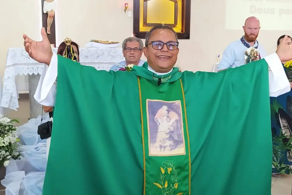 Imagem Padre de Campo Magro morre repentinamente na véspera de celebrar 62 anos e fiéis lamentam